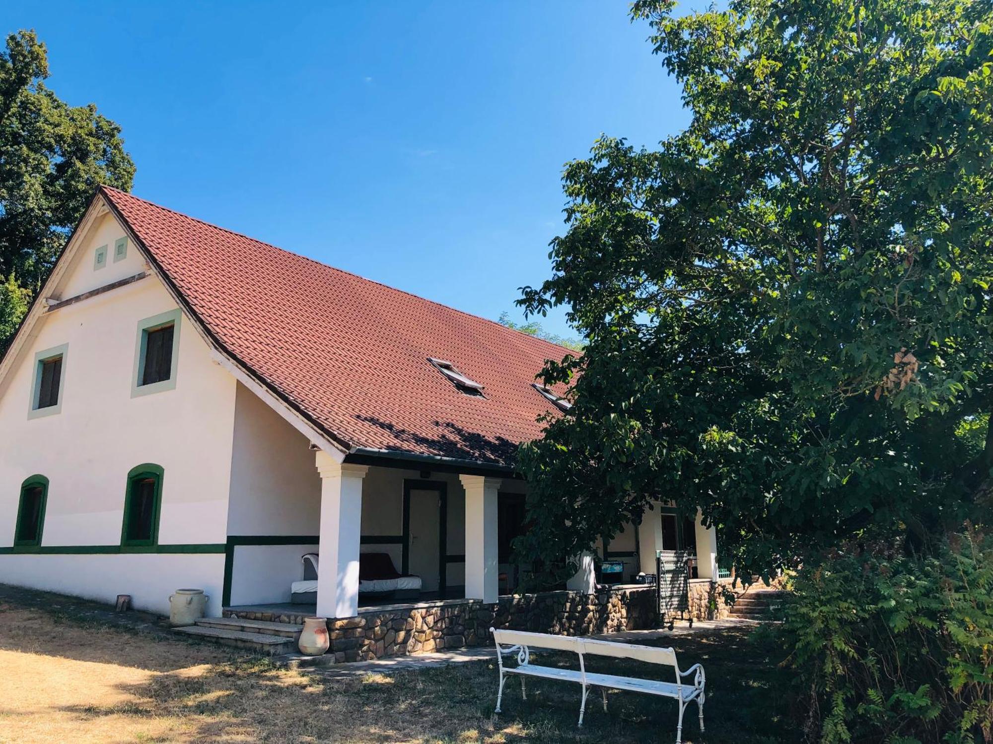 Aligvar Vendeghaz Salfold Exterior photo